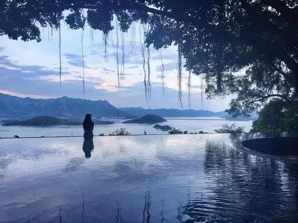 一拍照表情动作就扭曲,一拍照就紧张脸部僵硬