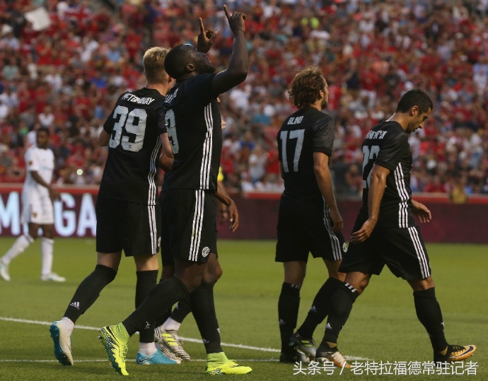 强壮如坦克，竟然还有速度和小技术，这个体格级别的卢卡库就是大杀器