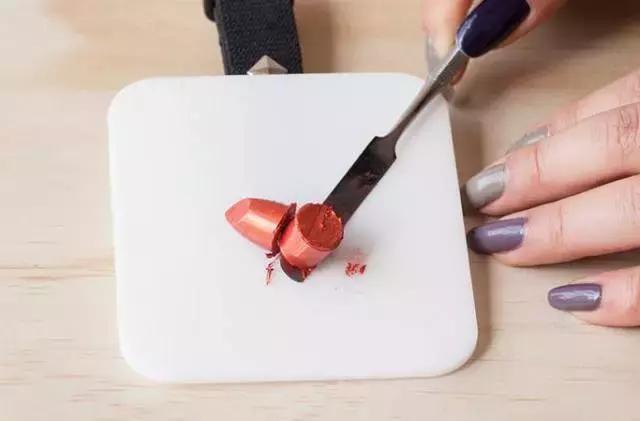 口红融化能变唇釉吗,口红唇釉高温多少度会化