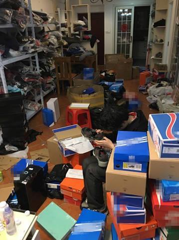 白天不做生意晚上人声鼎沸的鞋城-福安电商城