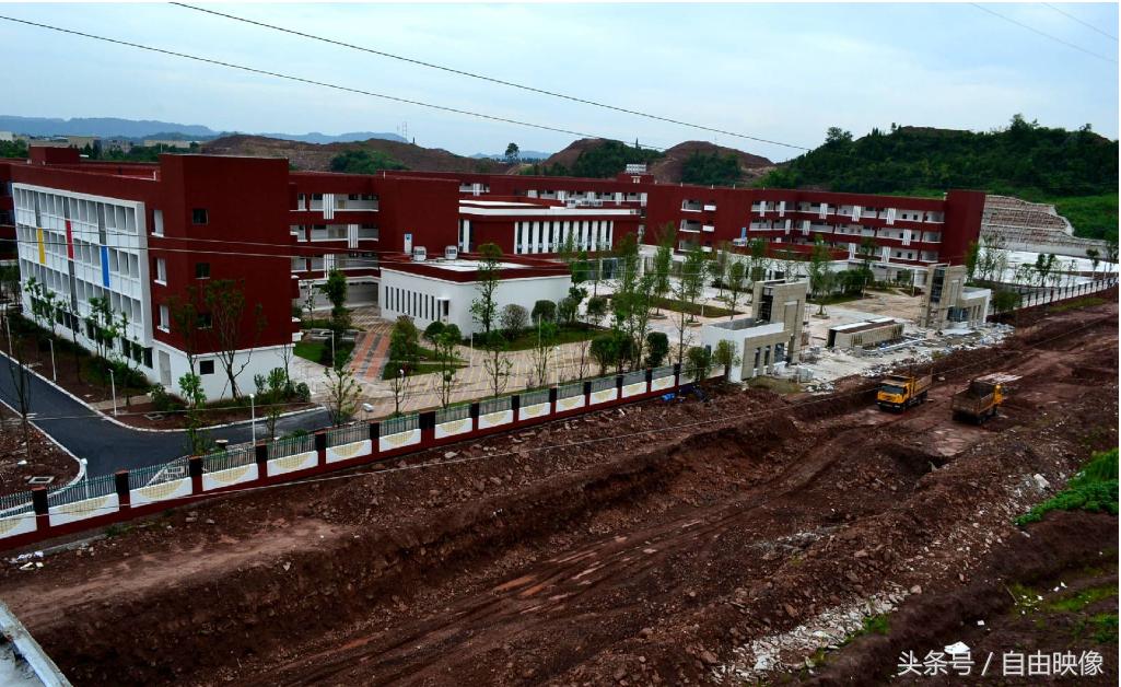 营山县西城实验学校有多少个班,营山西城实验学校航拍