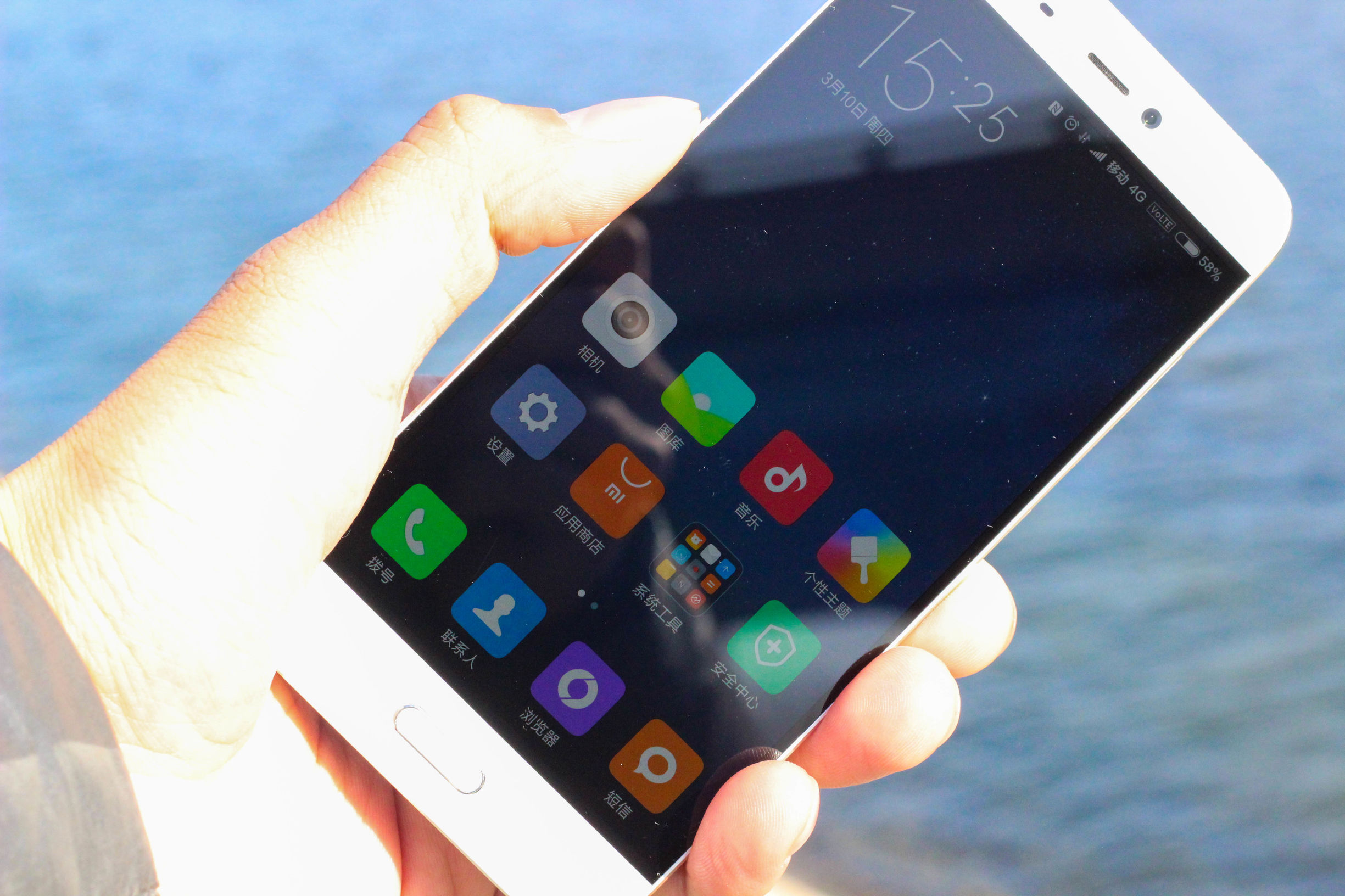 小米5阳光屏,小米5色彩浓艳