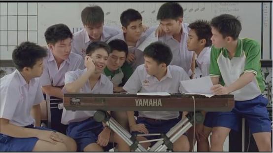 校服一个*绑捆**着我们青春的东西