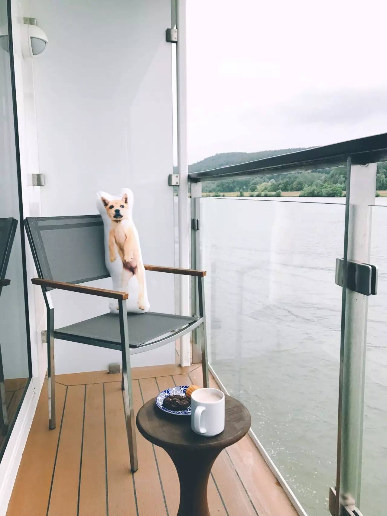 我生活在妙不可言的等待中,我们的生活在妙不可言的等待中