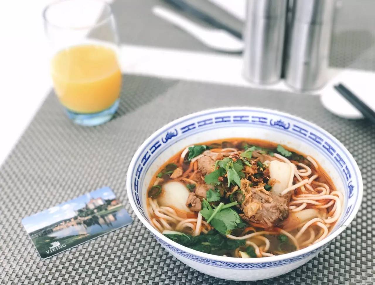 我生活在妙不可言的等待中,我们的生活在妙不可言的等待中