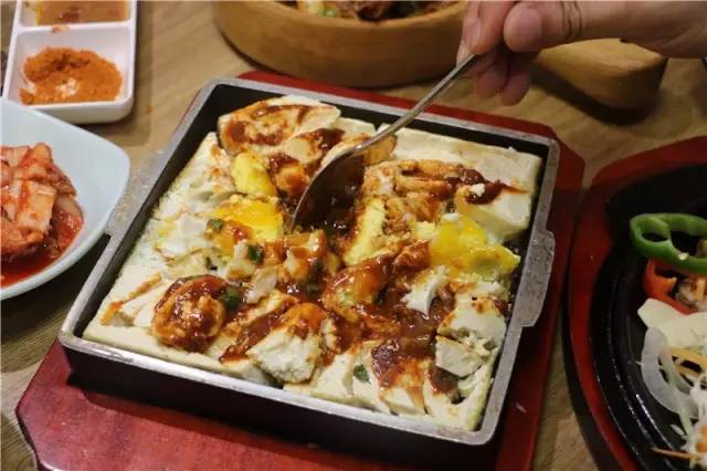 一碗不正经的肥牛饭,下班去哪吃