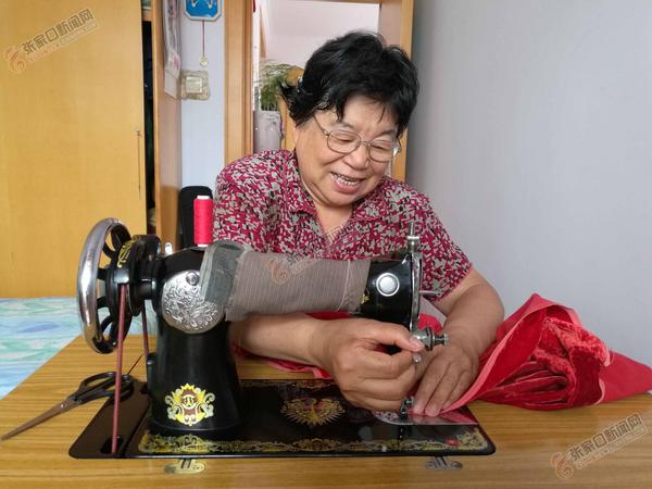 老式缝纫机承载着三代人的爱,60年代老式缝纫机回忆