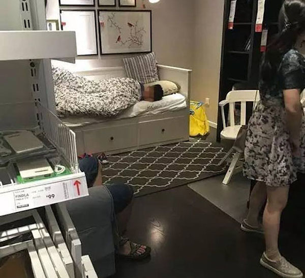 涓浗浜哄湪澶栧浗閰掑簵浜嬩欢,瀹滃涓轰粈涔堥偅涔堝浜哄湪閲岄潰鐫¤