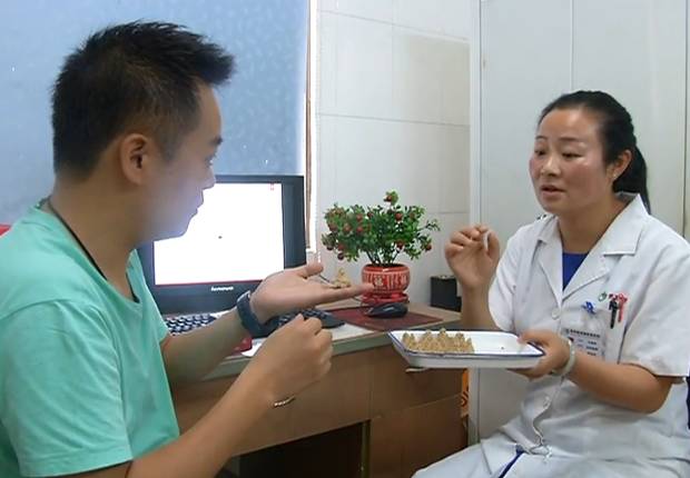 三伏贴能自制吗?孩子能贴吗?选择哪些穴位贴?贵医附院专家为你详细解答