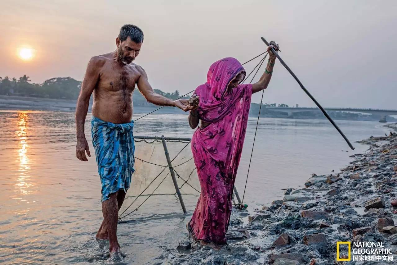 这完全不是科幻片！仿生义眼、干细胞移植、基因疗法……盲症也许马上就要被终结了！