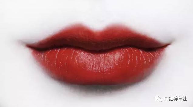 不会画妆容和会化妆的对比,新手有没有必要画腮红