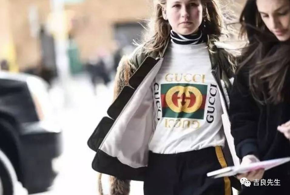 小众高级感白tee,白tee的30多种时髦穿搭