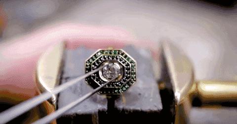 高圆圆同款婚戒一个多重,高圆圆直播带货手戴婚戒状态佳