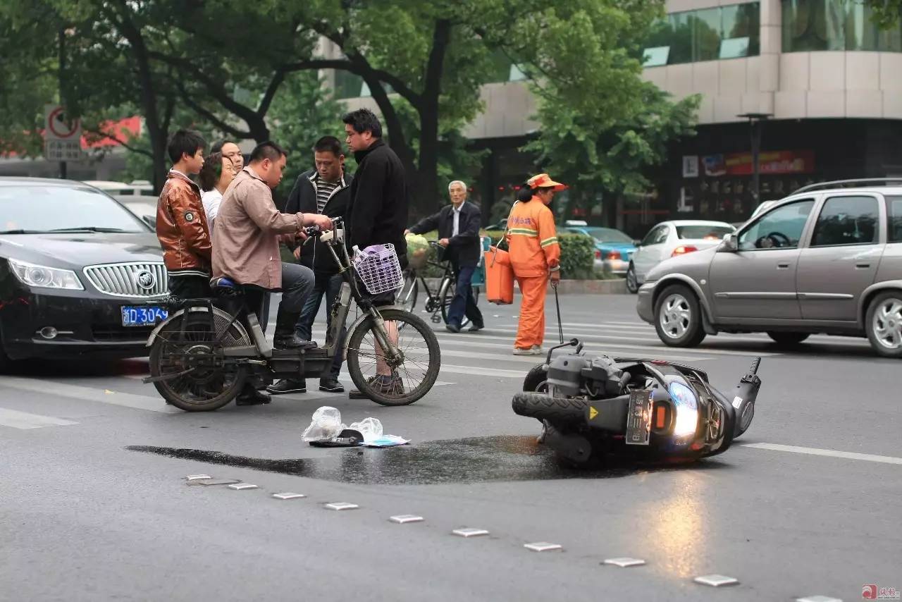 关键时刻——摩行意外发生时的自救举措