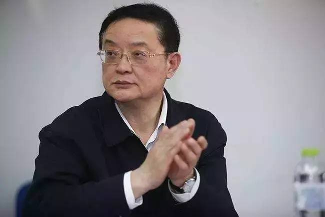 「开场哨」足协副主席:青训难用钱买,能用钱解决的事不叫事;在欧洲豪门青训是什么体验,对付中国小球员,秘诀是没收手机