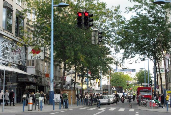 施华洛世奇在哪个国家买最便宜,星球购物店铺