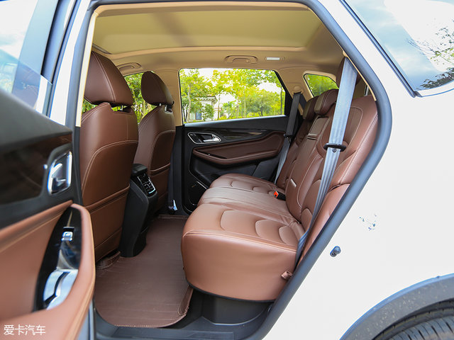 宝骏5602015手动舒适型驾驶体验,宝骏560驾驶功能键视频讲解