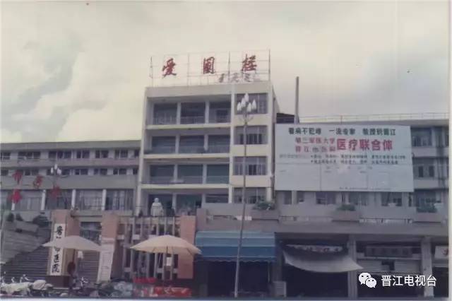 家在岁月变迁中的变化,家乡在不经意间变得越来越美