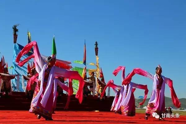 纵马扬鞭御风飞行丨九色甘南香巴拉·玛曲第十一届格萨尔赛马节隆重开幕