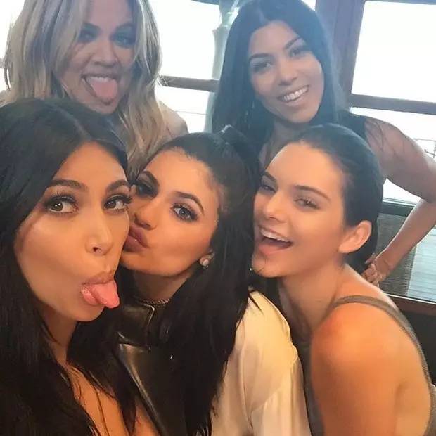 kyliejenner,kyliejenner美妆品牌发布会