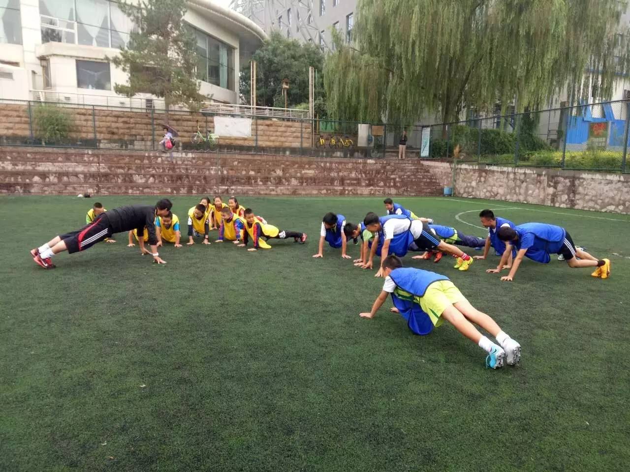 兰州足球培训班小学生,圆梦青少年足球培训