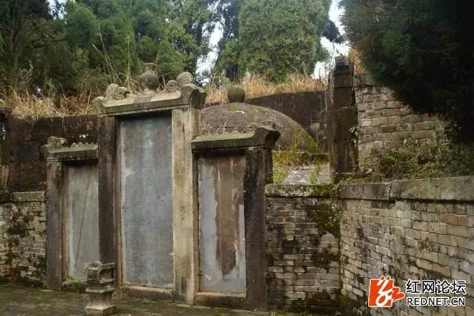 杜甫草堂故居是真实的吗,杜甫之墓真实照片