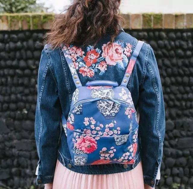 百搭双肩包推荐小众高级感,一款兼顾颜值与实用的双肩包