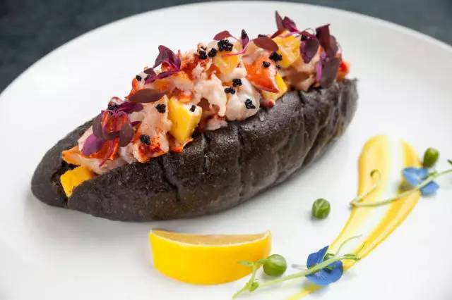 歪？别的小朋友都去吃好吃的了，你啥时候带我去啊？