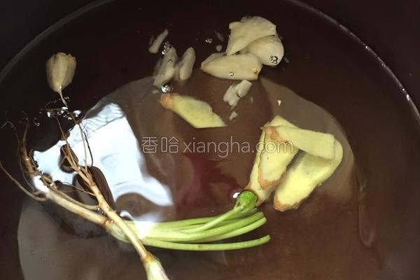 泰式萝卜鸡脚,蘑菇萝卜鸡汤