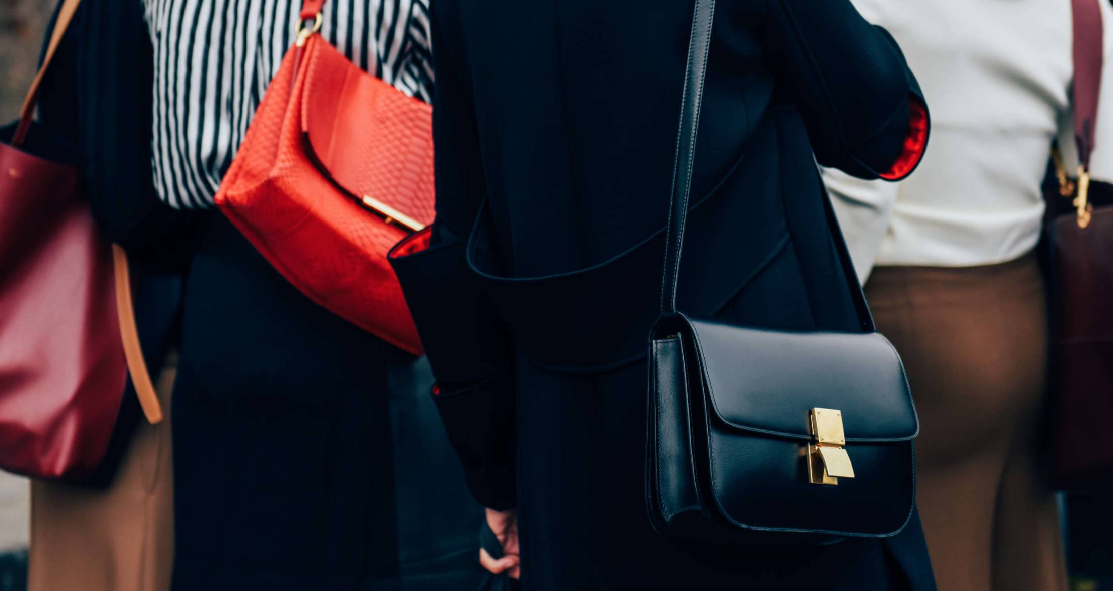 为什么每个女人都拥有一个钻戒,为什么女人都想拥有celine