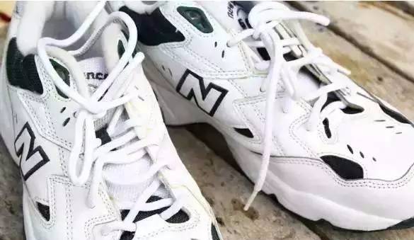 小白鞋的清洁妙招如何清洗小白鞋,小白鞋怎样清洗