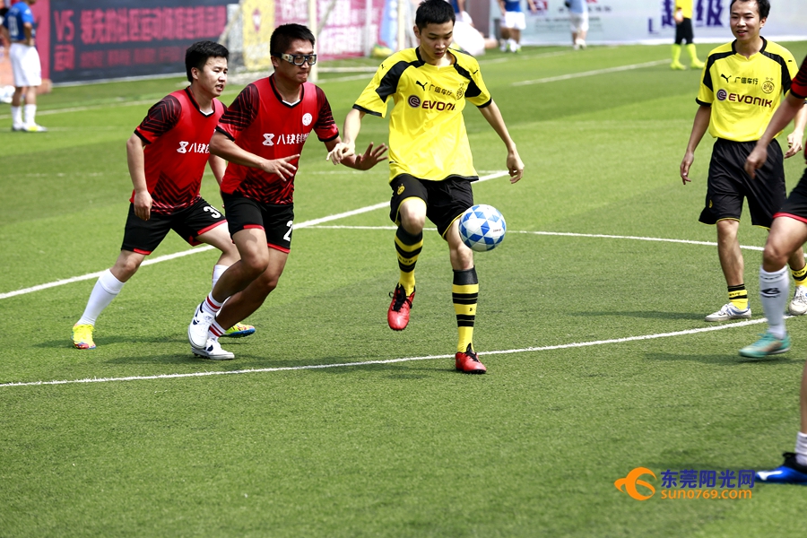 校友齐聚燃热血青春第二届东莞全国高校校友足球联赛开波