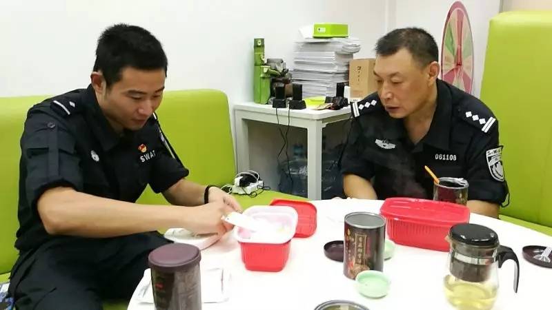 “带队执行任务，除严格执行上级命令外，重要的是要爱兵”——记厦门金砖会晤衢州增援特警领队李浩