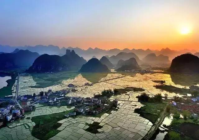 广西山清水秀风景视频,广西山清水秀的县