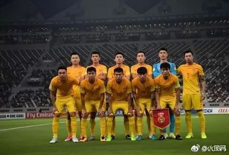 还有比这更尴尬的首次约会吗？女子捡屎被卡住