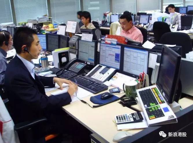 香港证券公司交易员收入,香港证券经纪人逆袭