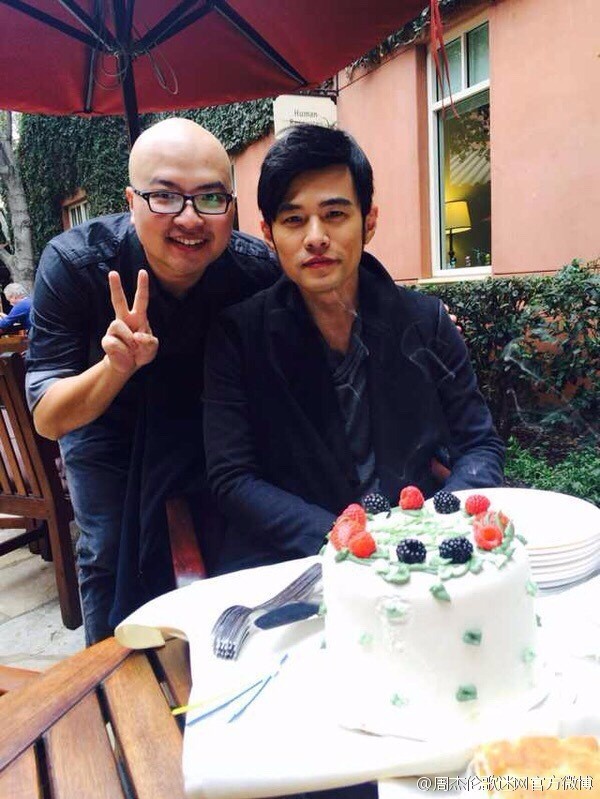 吴克群失聪，杰伦先天脊椎病，还有人录制现场心脏病发，乐坛创作型歌手压力大啊！