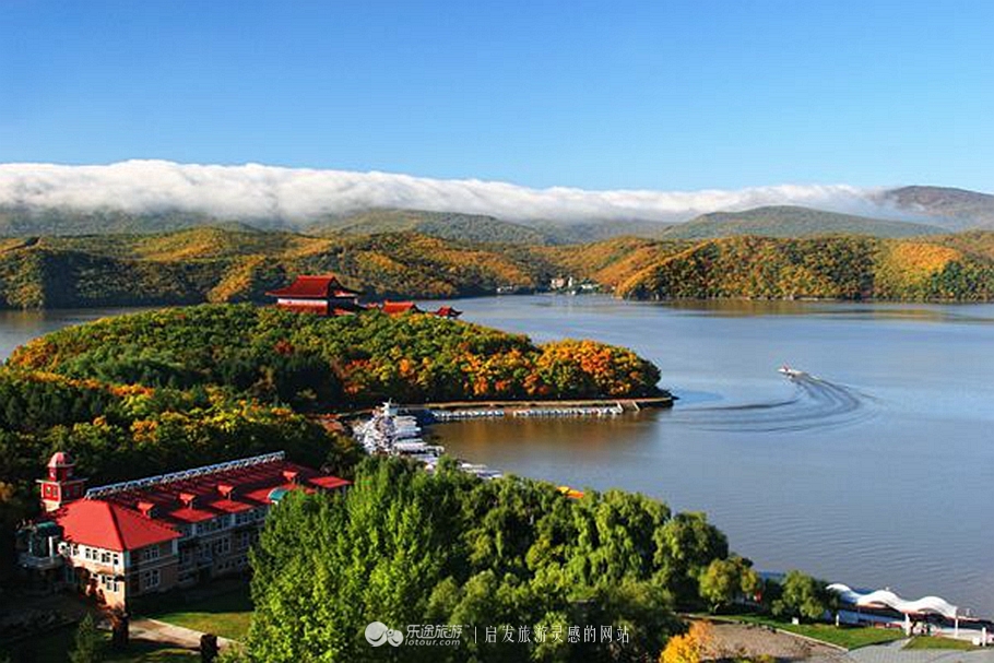 镜泊湖火山口免费景点,探秘火山