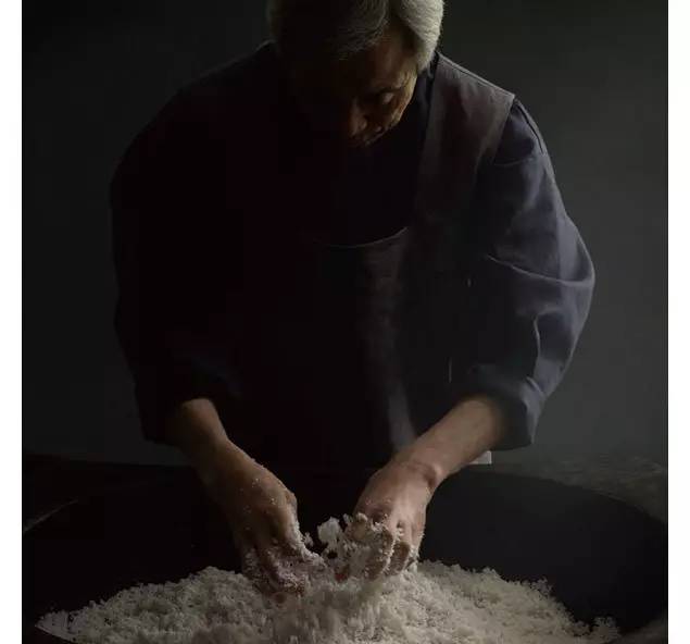 skii精华抗老 (skii神仙水敏感肌可以用吗)