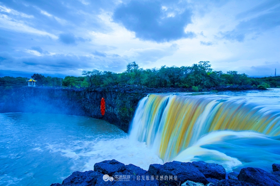 火山口探秘完整视频,镜泊湖火山口免费景点