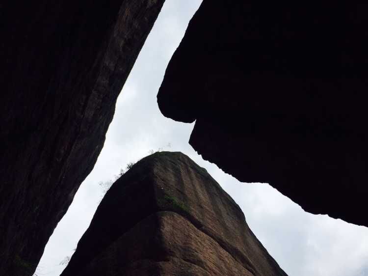 走近你就走进了痛苦出自哪里,走近你就是走近痛苦