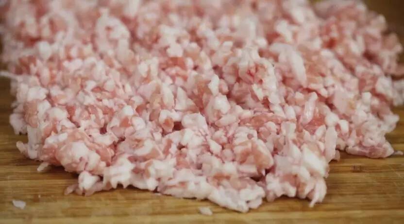 在家自己做狮子头怎样好吃,狮子头怎么做才能滑嫩不散不油炸