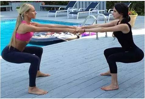 甘孜微报丨我州与川航集团重组康定机场协议在蓉签订；雅康高速飞仙关隧道实现双向贯通