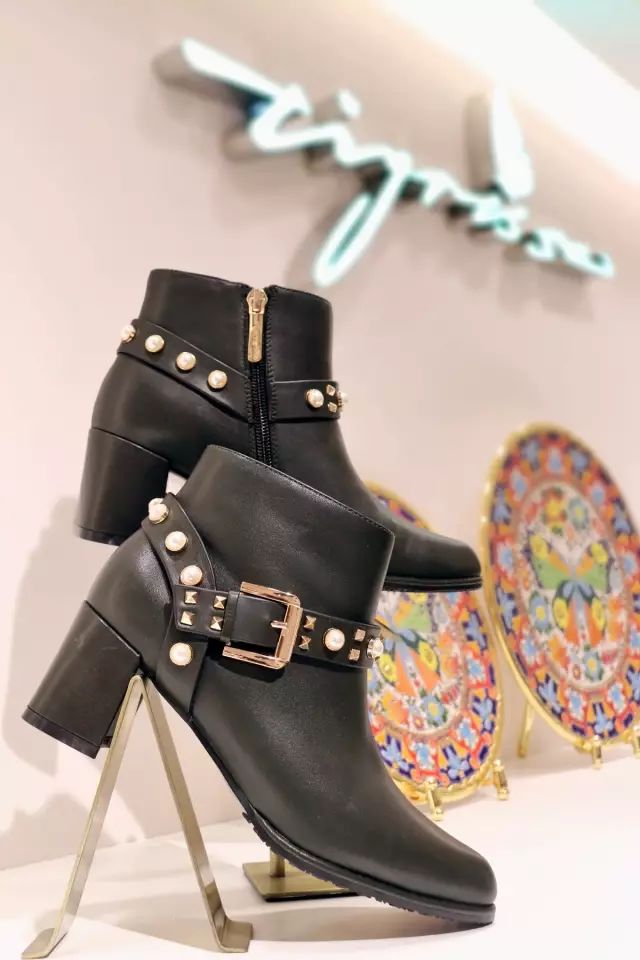 100元帮你搞定一套秋装,花一件衣服的钱穿两件衣服