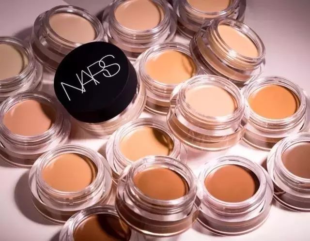 “老司机”NARS开车进北京｜登陆SKP再留情！腮红口红“污”到没眼看，底妆系列也玩“假正经”？