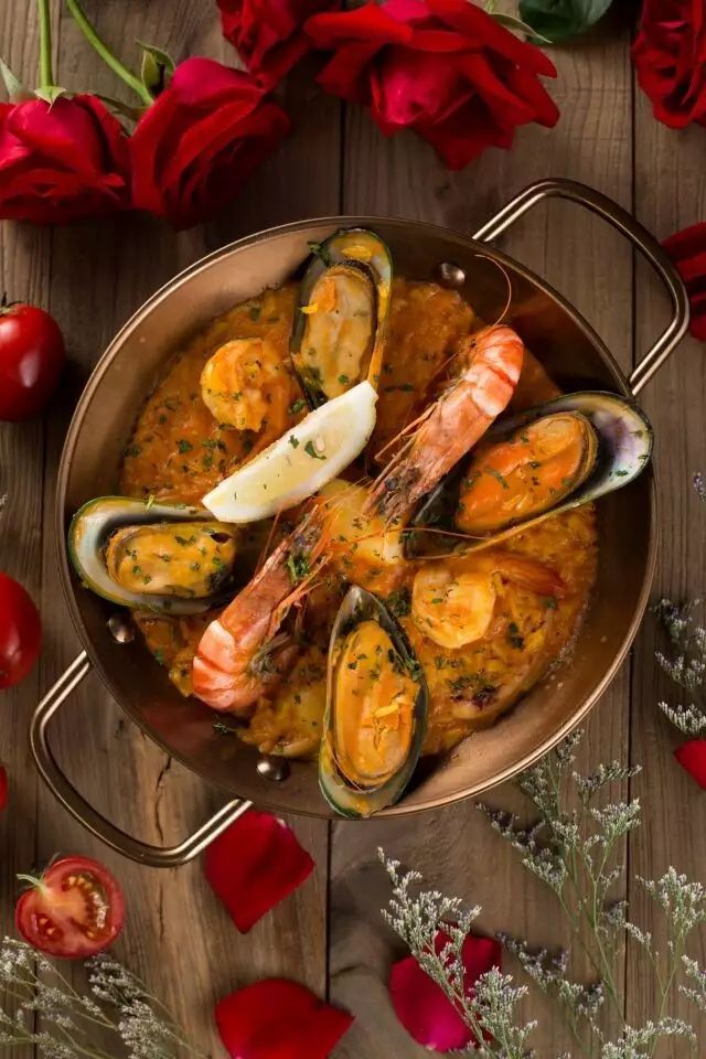 鲜报｜港丽餐厅越南河粉、海鲜饭全面上线！帝都CBD区鲜啤吧开启非洲风情