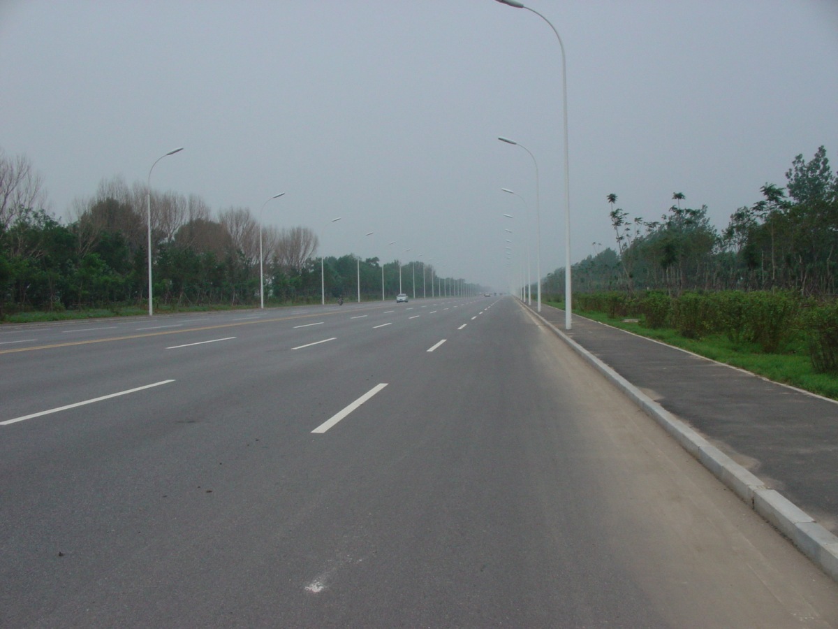 一个人一台车到西藏,一个人一辆车直通拉萨