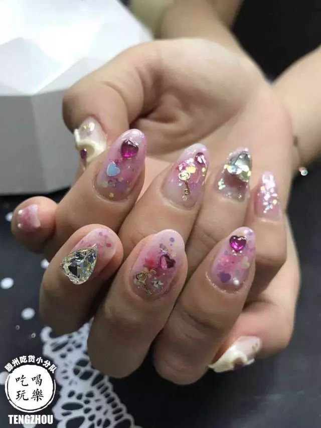 这次探店！我们瞄准了一家能让你少女心炸裂的美甲店