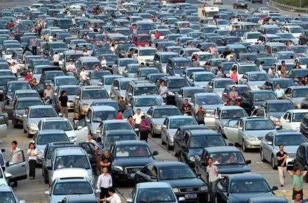 出行时注意避开这些拥堵危险路段,青岛清明避堵出游指南