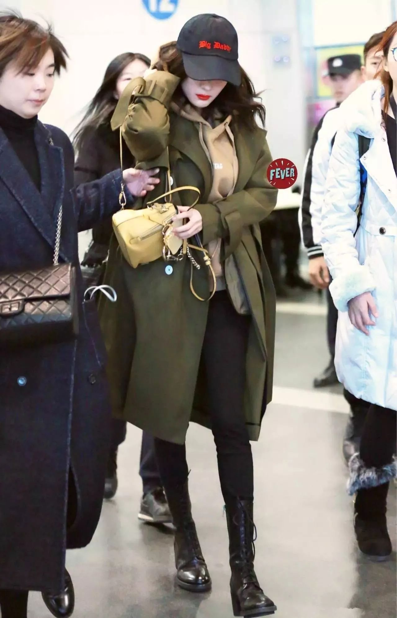 杨幂宋佳同款外套,杨幂倪妮撞衫完整版